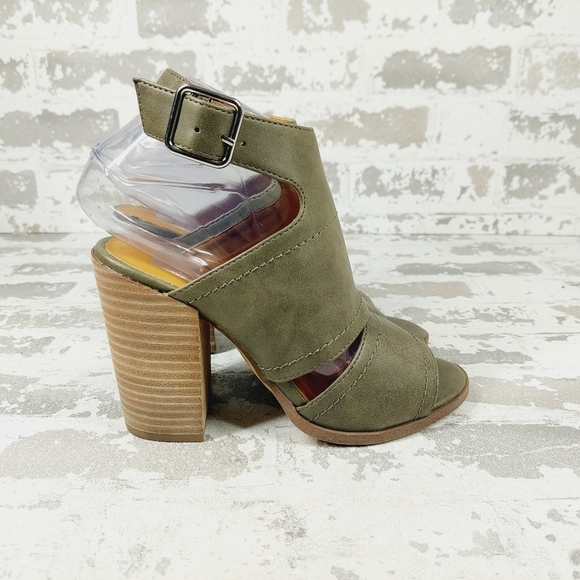 NEW DV Dolce Vita Brista Green Cream Leather Block Heel Sandals D272 - Picture 5 of 14